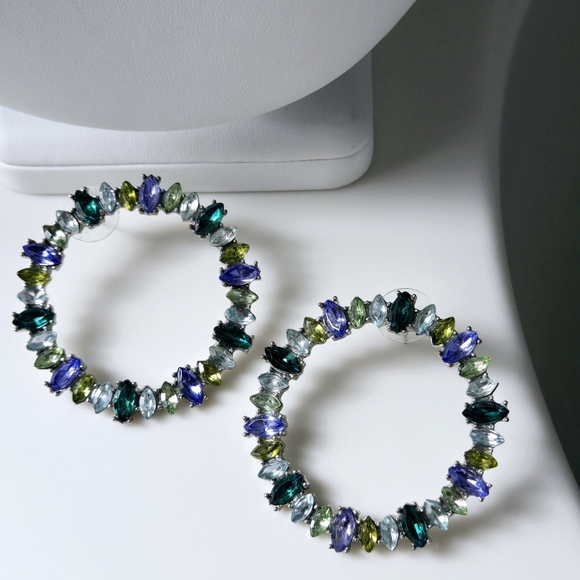 Elegant Multicolor Glasd Stones Hoop Earrings - Picture 4 of 16